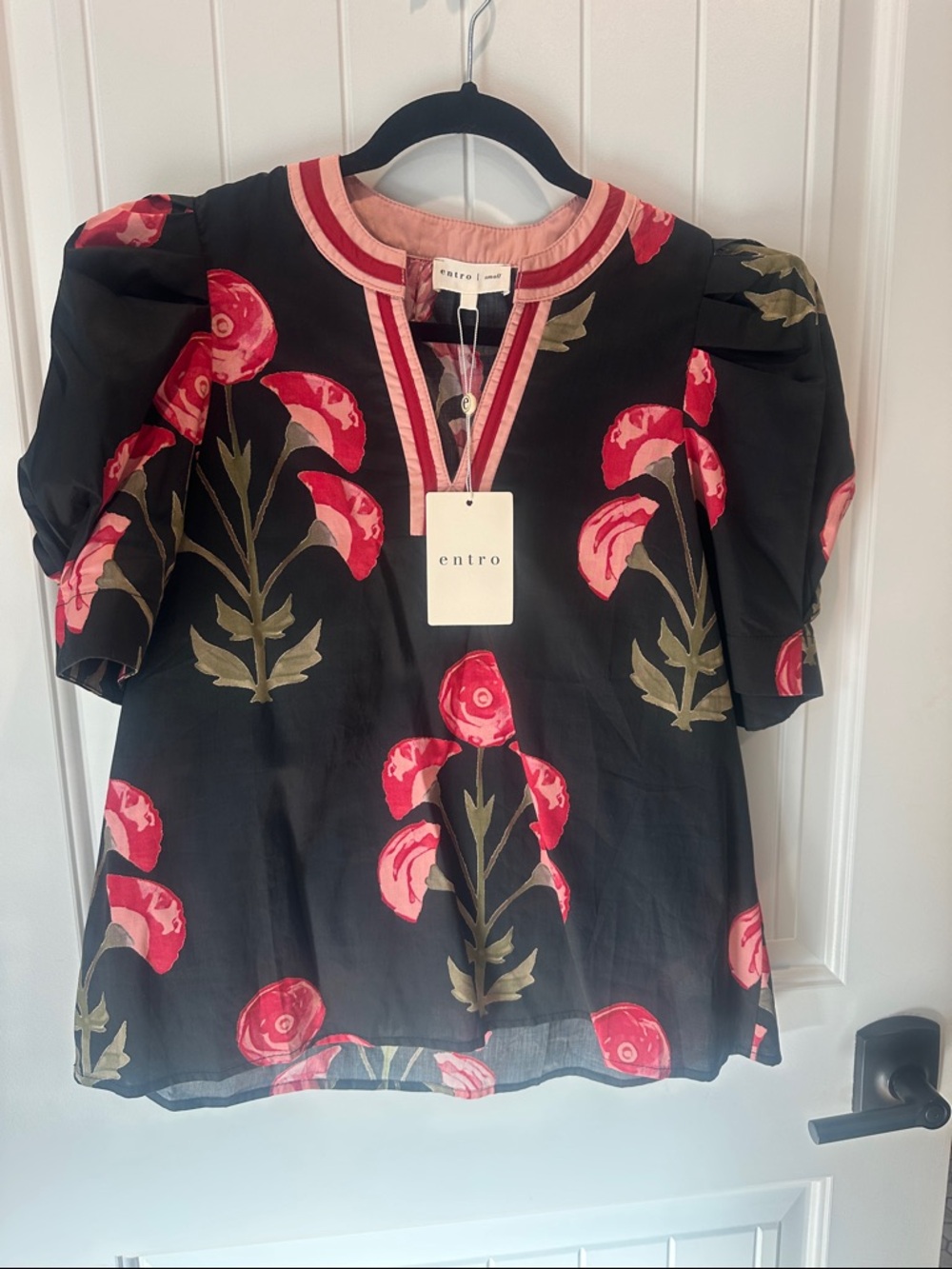 entro Black Floral Puff-Sleeve Blouse with Pink Trim